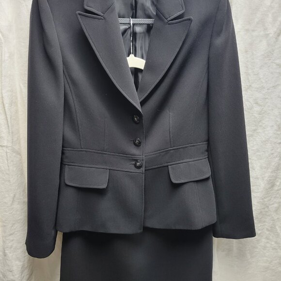 Tahari by Arthur Levine Black Two Piece Jacket and Skirt Set - Picture 1 of 8